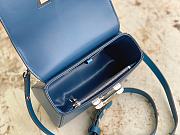 Louis Vuitton Twist MM 23 Summer Splash Blue Epi Leathe - 4
