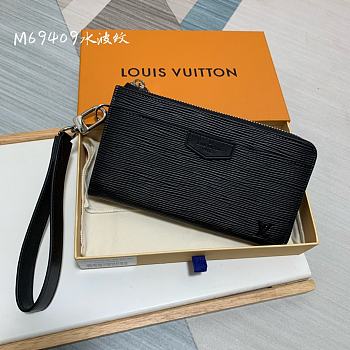 LV Wallet Zippy Dragonne Black Epi Leather 