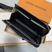 LV Wallet Zippy Dragonne Black Epi Leather  - 5