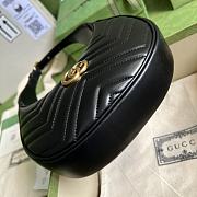 Gucci GG Marmont 21 half-moon-shaped mini bag Black - 2