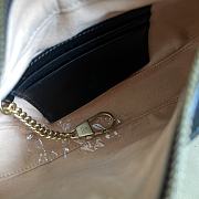 Gucci GG Marmont 21 half-moon-shaped mini bag Black - 3