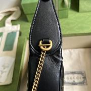 Gucci GG Marmont 21 half-moon-shaped mini bag Black - 4