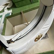 Gucci GG Marmont 21 half-moon-shaped mini bag White - 4