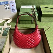 Gucci GG Marmont 21 half-moon-shaped mini bag Red - 3