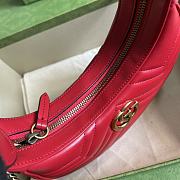 Gucci GG Marmont 21 half-moon-shaped mini bag Red - 6