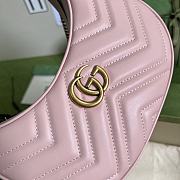 Gucci GG Marmont 21 half-moon-shaped mini bag Pink - 5