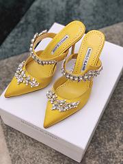 Manolo Blahnik Lurum Yellow Satin Crystal Embellished Mules - 4