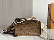 LV ONTHEGO PM with Strap Brown Reverse Monogram Leather (New Version) - 4