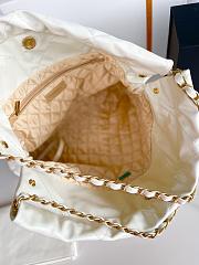 CC 22 Handbag Medium White Calfskin & Gold-Tone Metal 11152 - 6