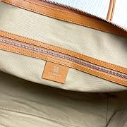 Givenchy Medium 41 Antigona Sport Bag in Caramel Calfskin  - 4