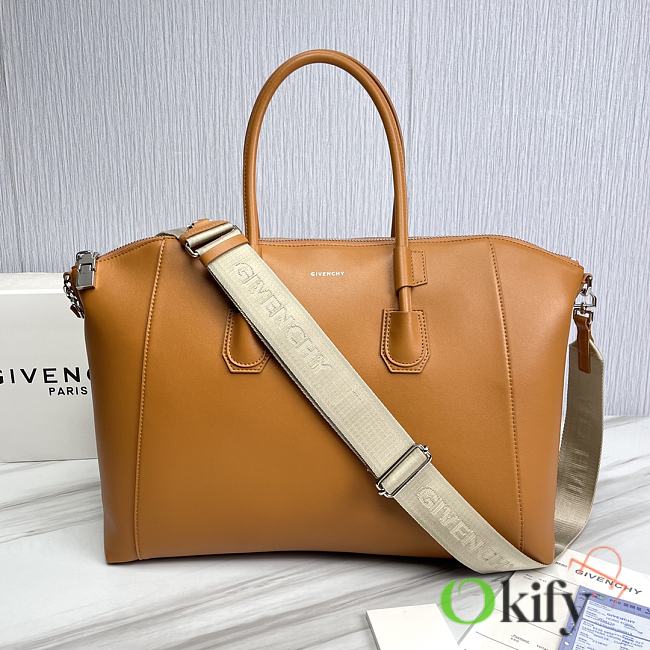 Givenchy Medium 41 Antigona Sport Bag in Caramel Calfskin  - 1