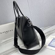Givenchy Medium 41 Antigona Sport Bag in Black Calfskin - 2