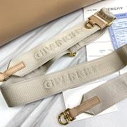 Givenchy Medium 41 Antigona Sport Bag in Natural Beige Calfskin - 2