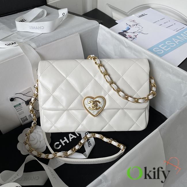 CC 23S Heart Flap Bag White Leather - 1