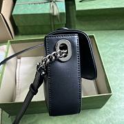 Gucci Petite GG small shoulder bag in black leather  - 2