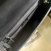 Gucci Petite GG mini shoulder bag in Black Leather - 3