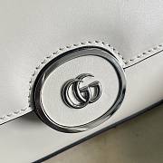 Gucci Petite GG mini shoulder bag in White Leather - 2