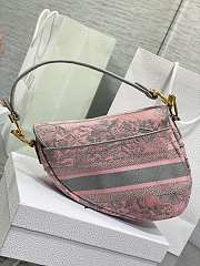 DIOR Saddle Bag Pink and Gray Toile de Jouy Sauvage Embroidery - 3