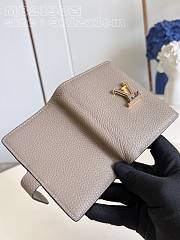 LV Vertical Wallet Small Beige - 3