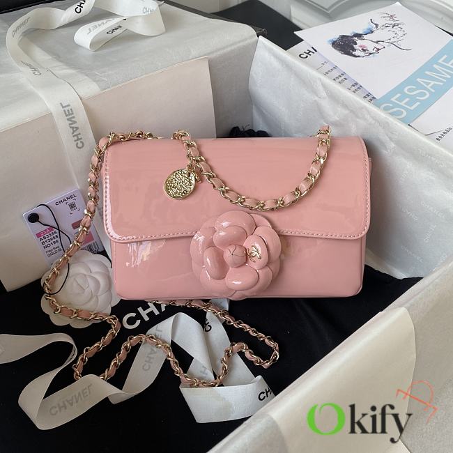 CC Small Flap Bag Patent Calfskin & Gold-Tone Metal Coral Pink - 1