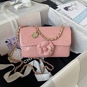 CC Small Flap Bag Patent Calfskin & Gold-Tone Metal Coral Pink - 1