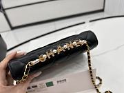 CC Wallet On Chain Lambskin, Imitation Pearls, Strass & Gold-Tone Metal Black - 2