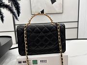 CC Wallet On Chain Lambskin, Imitation Pearls, Strass & Gold-Tone Metal Black - 3