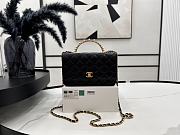 CC Wallet On Chain Lambskin, Imitation Pearls, Strass & Gold-Tone Metal Black - 1