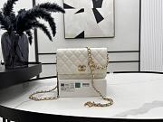 CC Wallet On Chain Pearly Grained Calfskin & Gold-Tone Metal White - 1