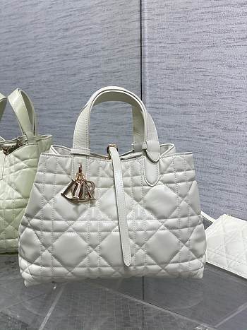 Okify Dior Medium Toujours Bag White Macrocannage Calfskin 28.5cm