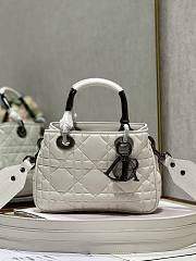 Okify Dior The Lady 95.22 White Silver Hardware 23cm - 1