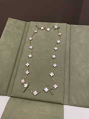 Okify VCA Vintage Alhambra Long Necklace White Mother Of Pearl 20 Motifs Yellow Gold - 5