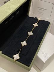 Okify VCA Vintage Alhambra 5 Motifs Bracelet White Mother Of Pearl Yellow Gold  - 4
