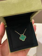 Okify VCA Vintage Alhambra Necklace Malachite Yellow Gold - 3