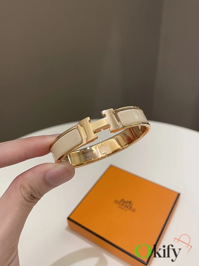 Okify Hermes Clic H Bracelet Beige Nacre - 1