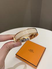 Okify Hermes Clic H Bracelet Beige Nacre - 6