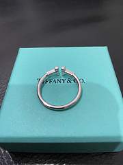 Okify Tiffany T Wire Ring in 18k Silver - 3