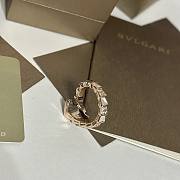 Okify Bvlgari Serpenti Viper One Coil Ring Yellow Gold Mother Of Pearl Elements And Pave Diamonds - 5