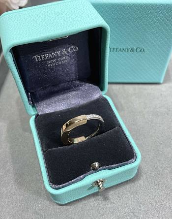 Okify Tiffany Lock Ring in Light Yellow and White Gold with Diamonds
