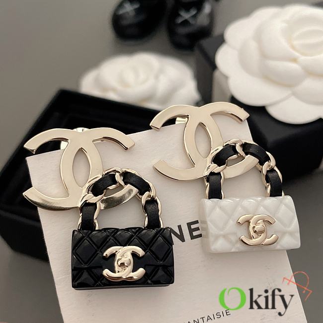 Okify CC Matelasse Bag Motif Earrings - 1