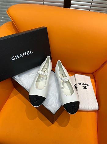 Okify Chanel Leather Flats White 13847