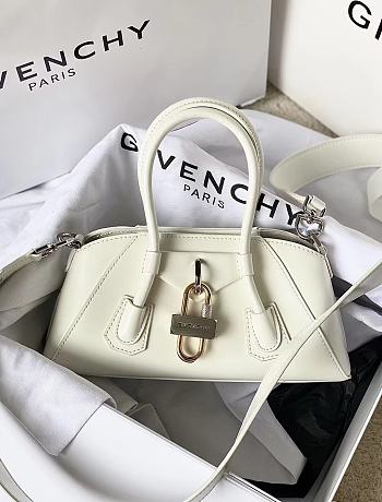 Okify Givenchy Antigona Stretch Mini Bag In Box Leather White