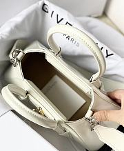 Okify Givenchy Antigona Stretch Mini Bag In Box Leather White - 2