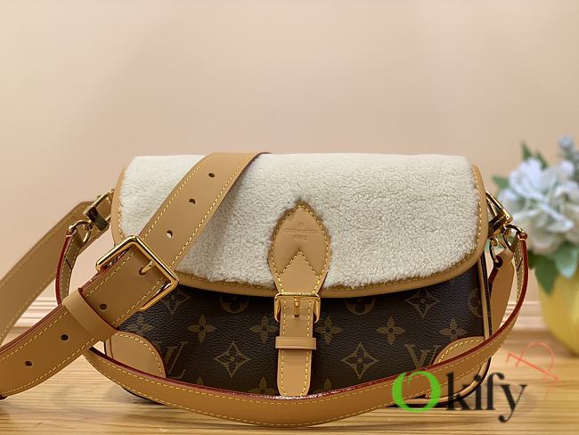 Okify LV Diane Bag Monogram Coated Canvas And Shearling M46317 - 1