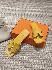 Okify Hermes Oran Sandals Box calfskin In Yellow - 4