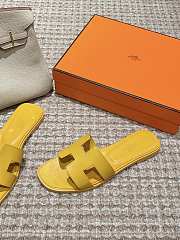 Okify Hermes Oran Sandals Box calfskin In Yellow - 3