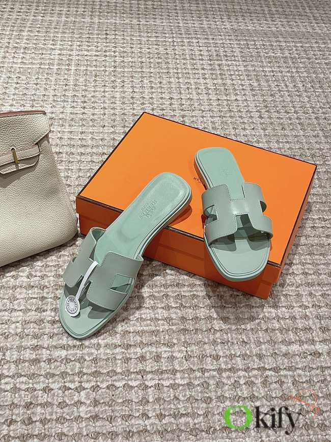 Okify Hermes Oran Sandals Box calfskin In Light Green - 1
