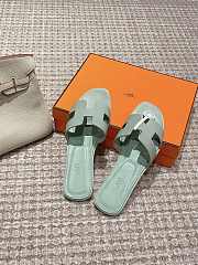 Okify Hermes Oran Sandals Box calfskin In Light Green - 2