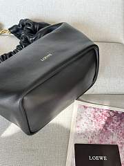 Okify Loewe Small Squeeze Bag In Nappa Lambskin Black - 5