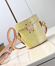 Okify LV Astor  Monogram Vernis Leather Chic And Yellow M24099 - 3